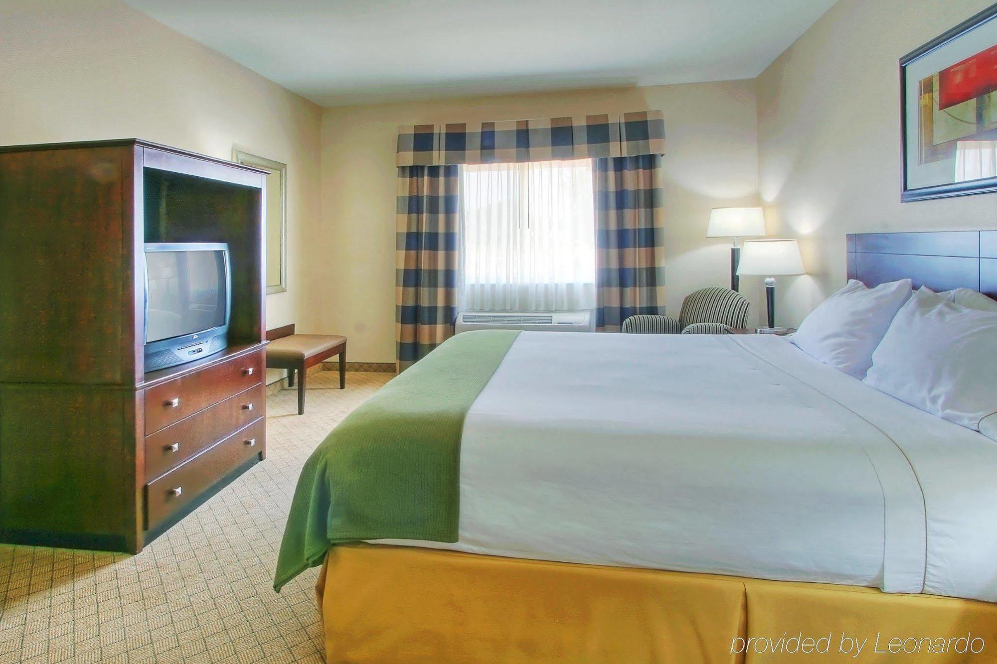 Holiday Inn Express & Suites Portales By Ihg Værelse billede