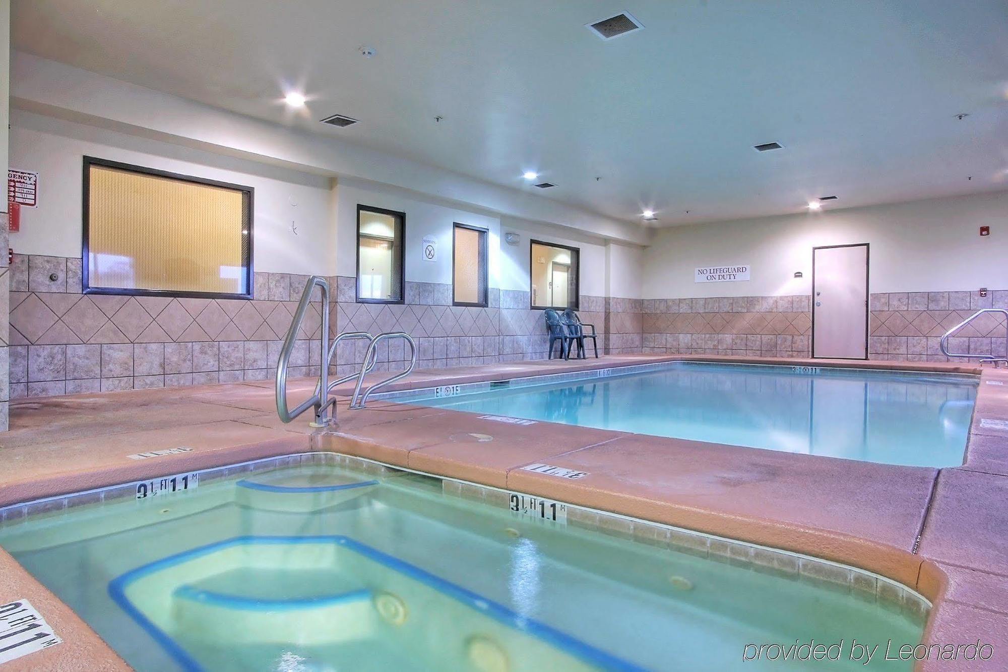 Holiday Inn Express & Suites Portales By Ihg Eksteriør billede