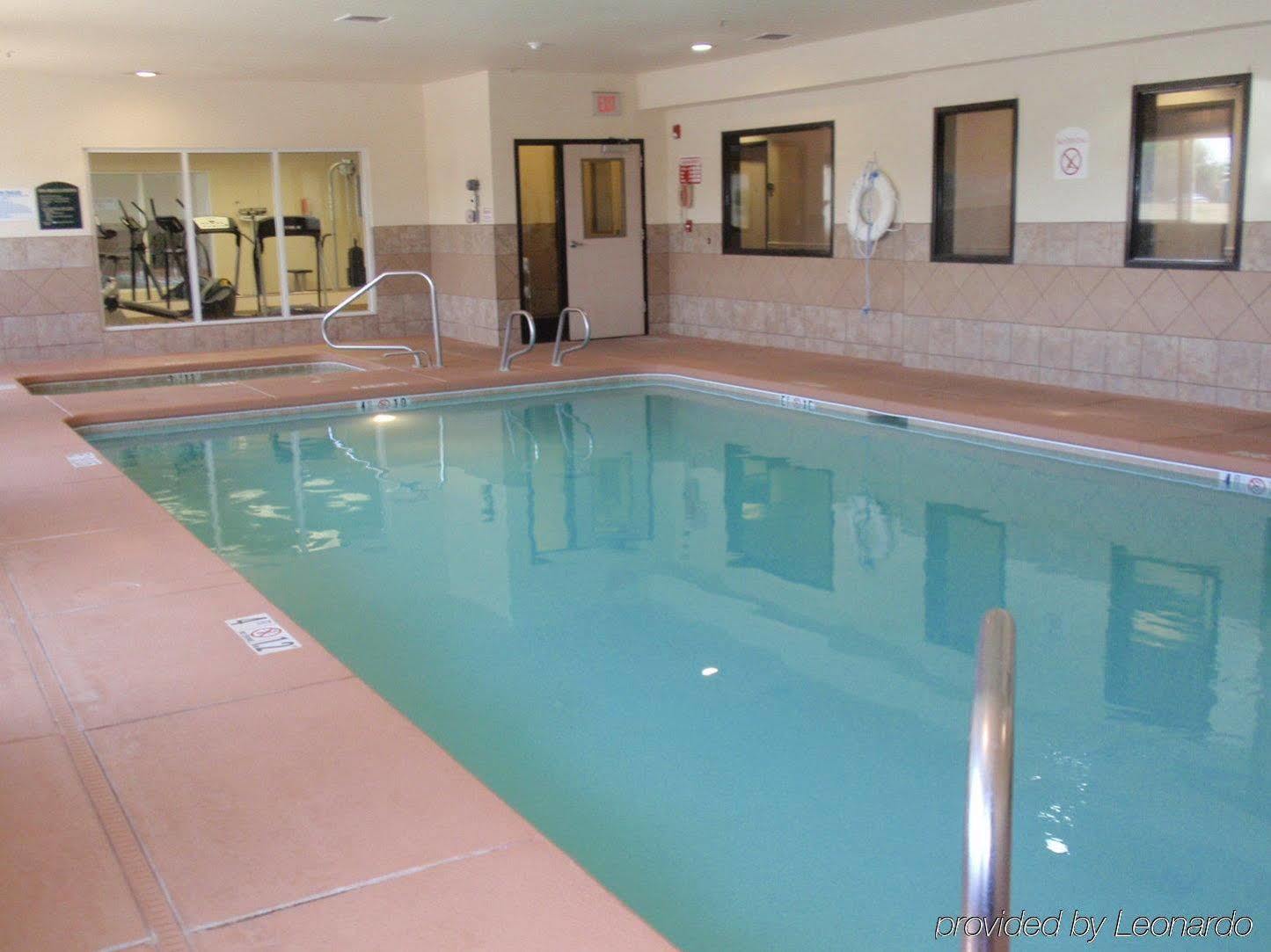 Holiday Inn Express & Suites Portales By Ihg Eksteriør billede